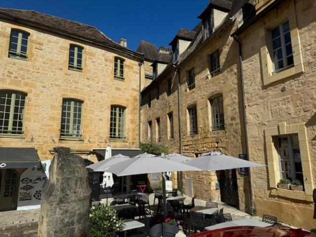Le Studio Duo Cite Medieval Sarlat Bagian luar foto